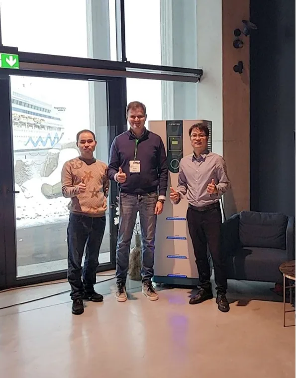 Energy storage install with team in Estonia